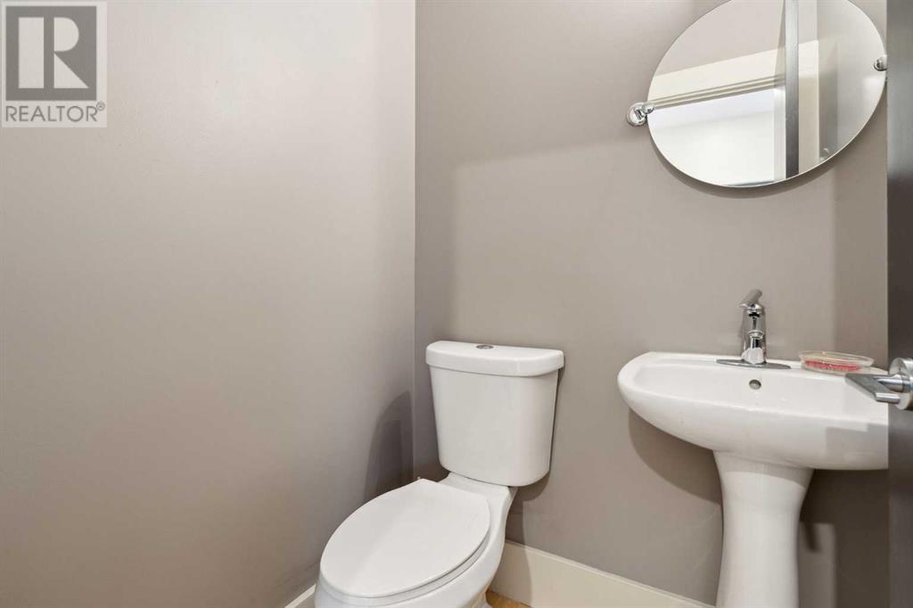 Single Family House for Sale in  Westmount Road NW Hillhurst Calgary 