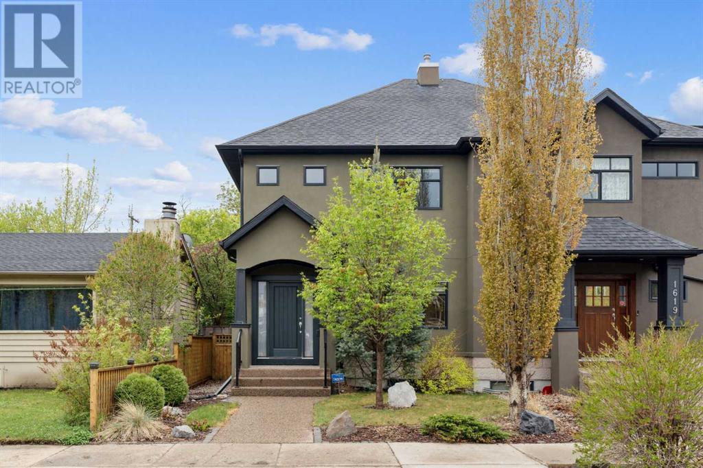 Single Family House for Sale in  Westmount Road NW Hillhurst Calgary 