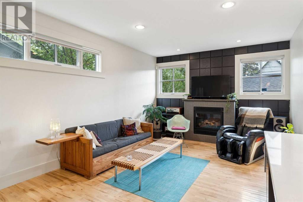 Single Family House for Sale in  Westmount Road NW Hillhurst Calgary 