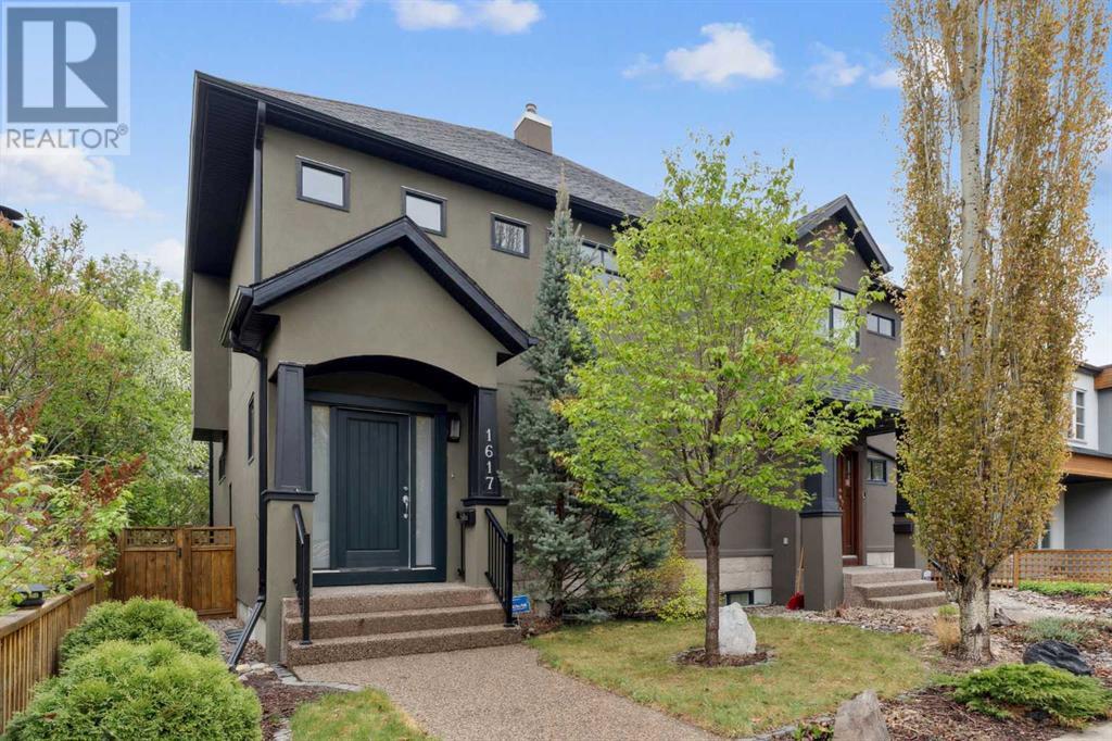 Single Family House for Sale in  Westmount Road NW Hillhurst Calgary 