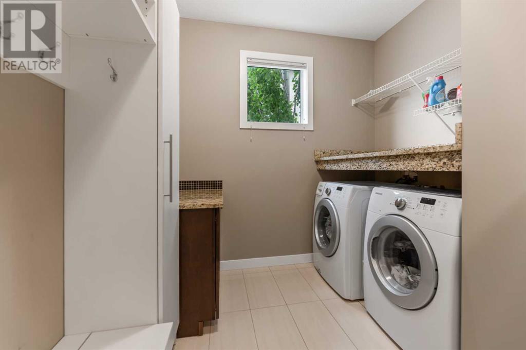 Single Family House for Sale in  Quarry Drive SE Douglasdale/Glen Calgary 
