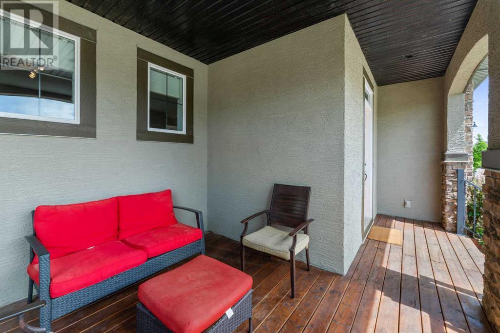 Single Family House for Sale in  Quarry Drive SE Douglasdale/Glen Calgary 