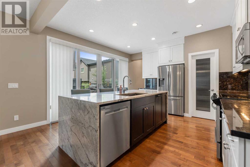 Single Family House for Sale in  Quarry Drive SE Douglasdale/Glen Calgary 