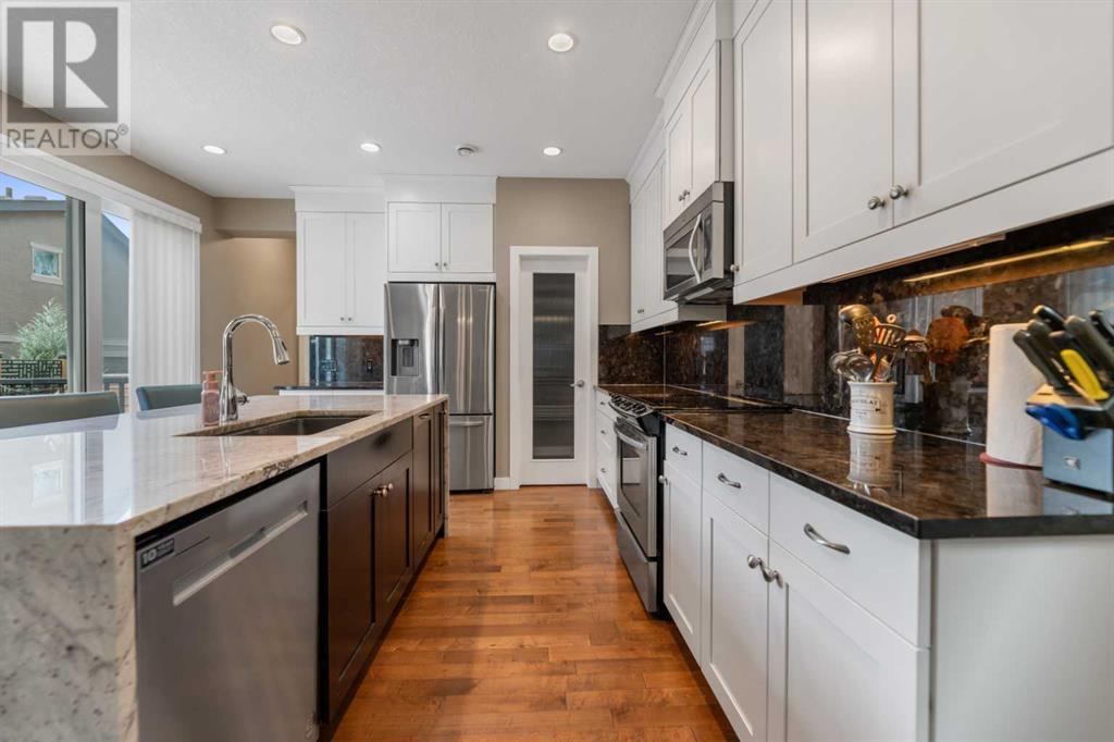 Single Family House for Sale in  Quarry Drive SE Douglasdale/Glen Calgary 