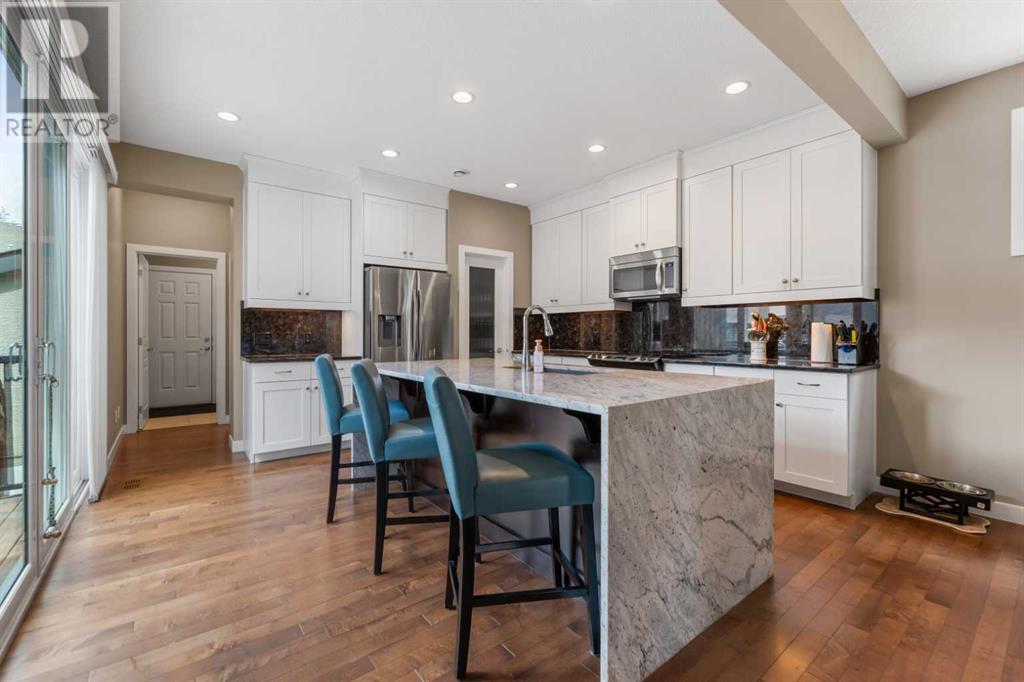 Single Family House for Sale in  Quarry Drive SE Douglasdale/Glen Calgary 