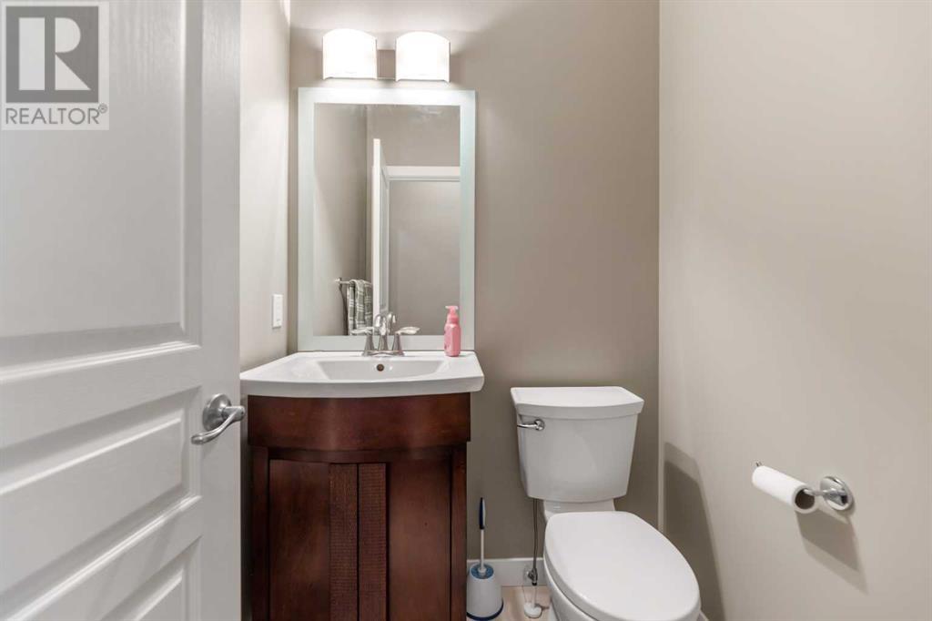 Single Family House for Sale in  Quarry Drive SE Douglasdale/Glen Calgary 