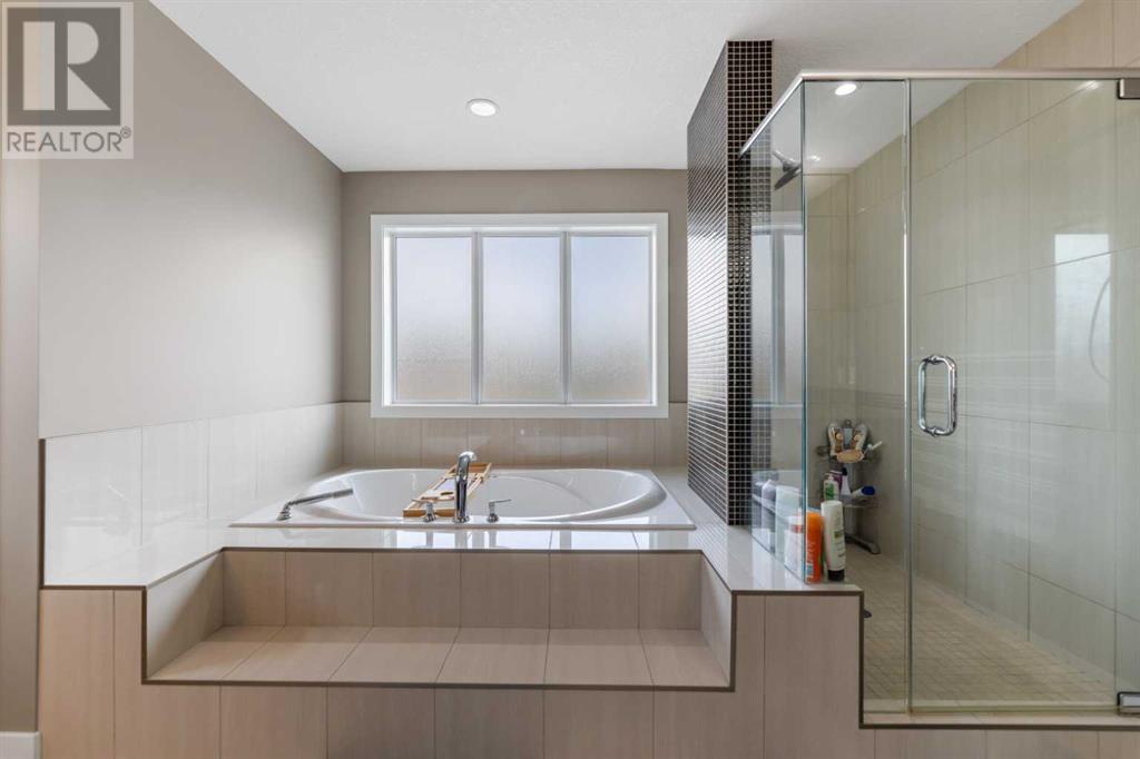 Single Family House for Sale in  Quarry Drive SE Douglasdale/Glen Calgary 