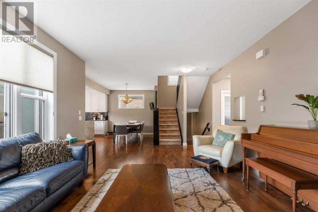 Single Family House for Sale in  Quarry Drive SE Douglasdale/Glen Calgary 