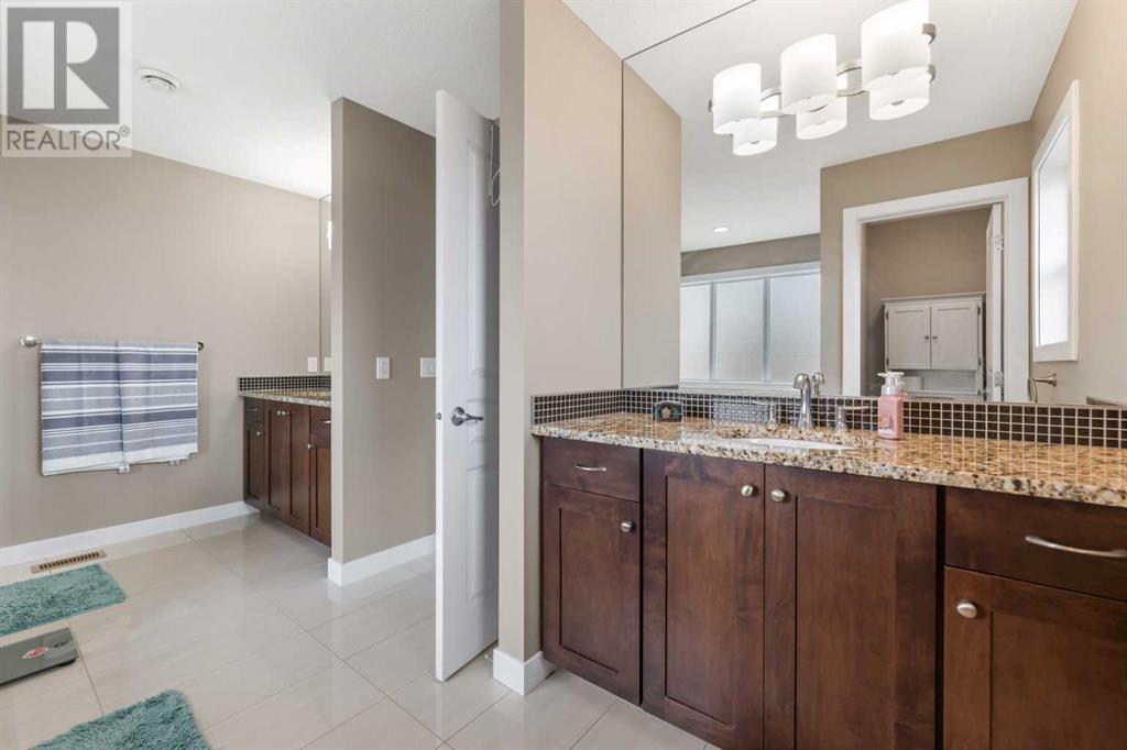 Single Family House for Sale in  Quarry Drive SE Douglasdale/Glen Calgary 