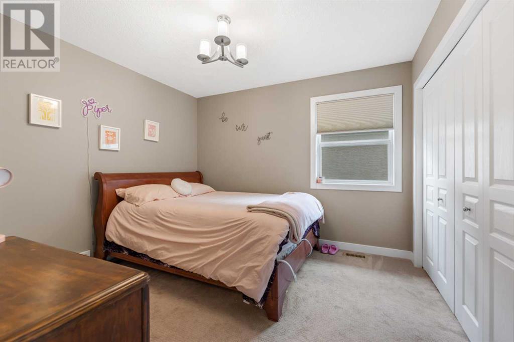 Single Family House for Sale in  Quarry Drive SE Douglasdale/Glen Calgary 