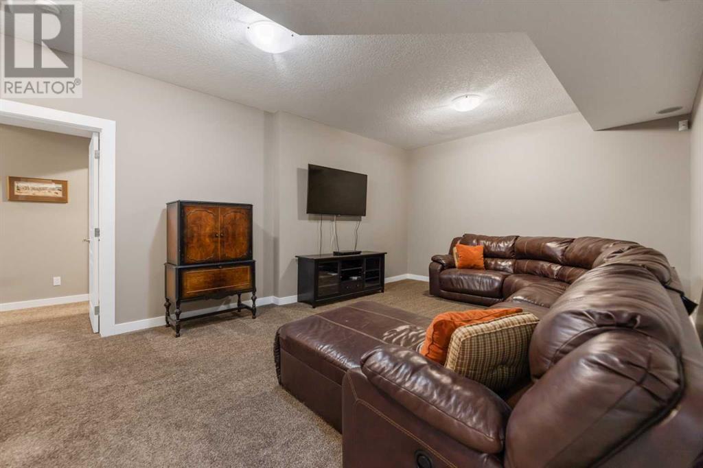 Single Family House for Sale in  Quarry Drive SE Douglasdale/Glen Calgary 