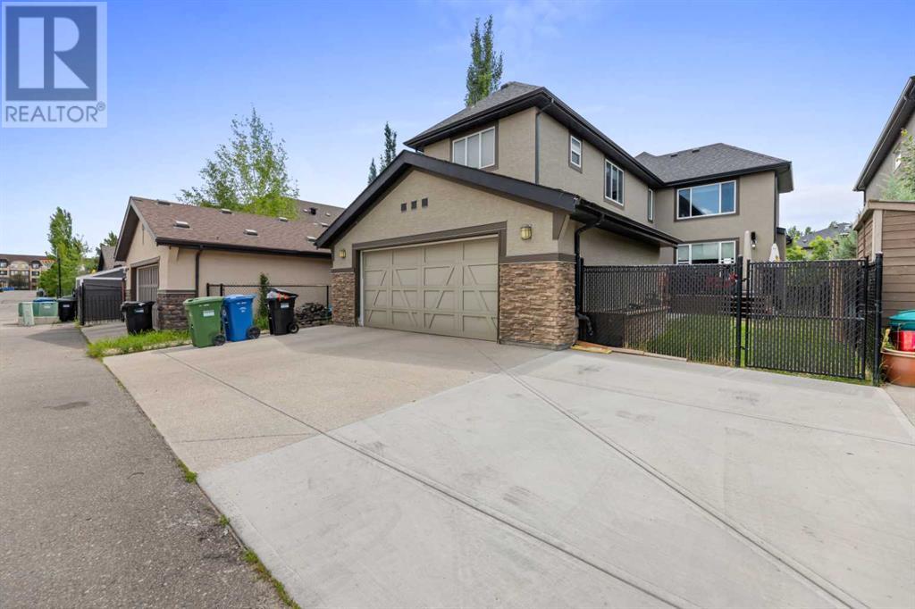 Single Family House for Sale in  Quarry Drive SE Douglasdale/Glen Calgary 