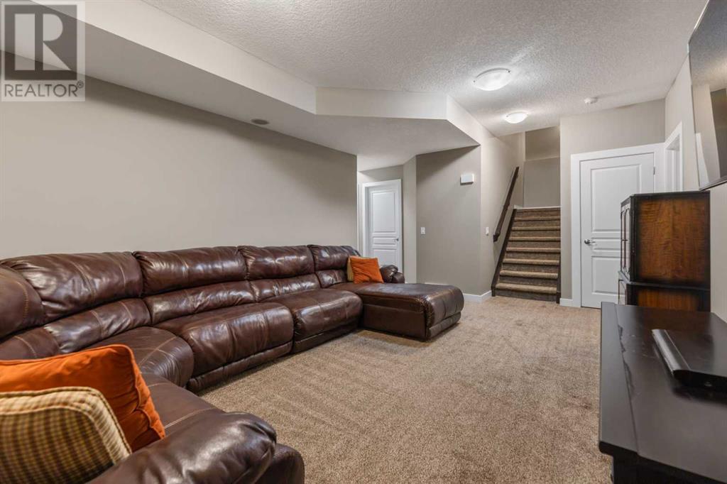 Single Family House for Sale in  Quarry Drive SE Douglasdale/Glen Calgary 