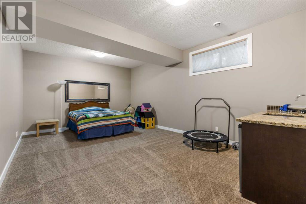 Single Family House for Sale in  Quarry Drive SE Douglasdale/Glen Calgary 