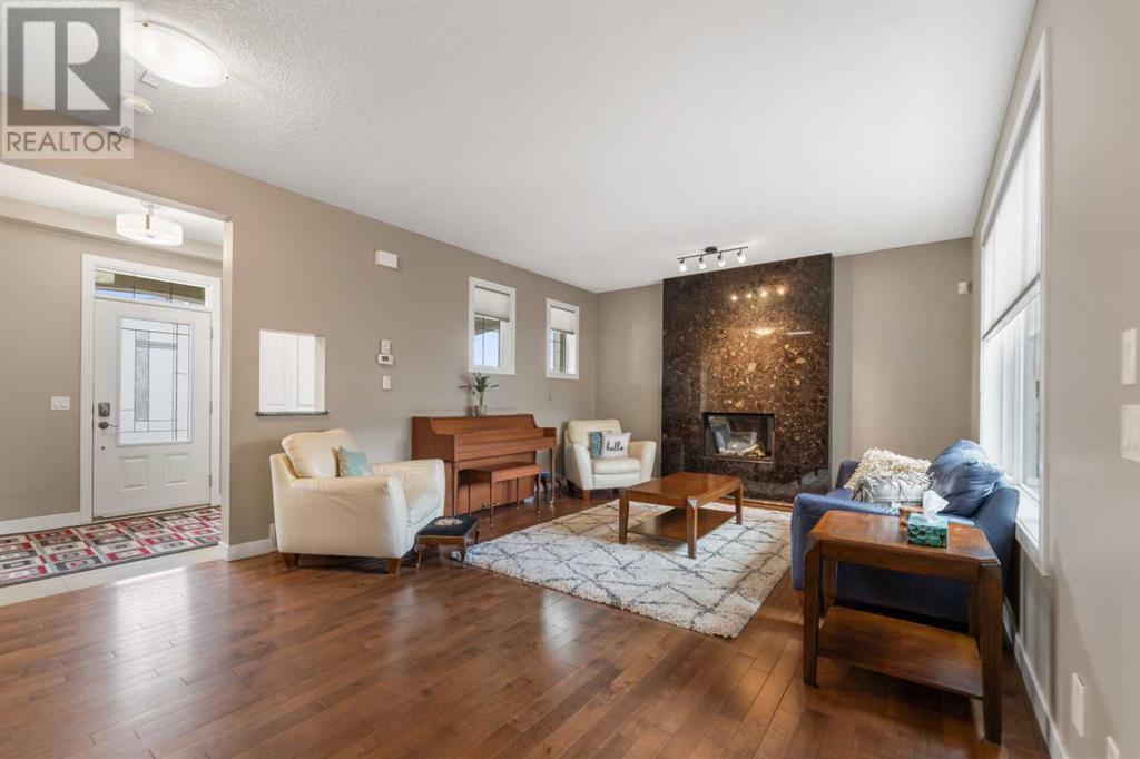 Single Family House for Sale in  Quarry Drive SE Douglasdale/Glen Calgary 