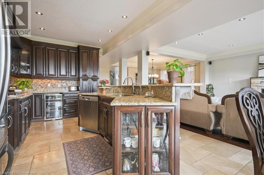 Photo 18 of 59 Newcastle Drive, Kitchener ON