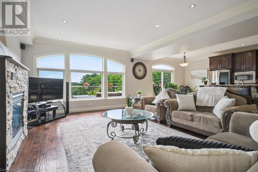 Photo 9 of 59 Newcastle Drive, Kitchener ON