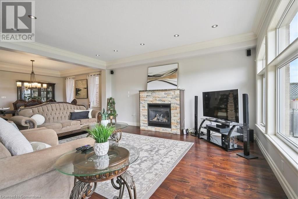 Photo 11 of 59 Newcastle Drive, Kitchener ON