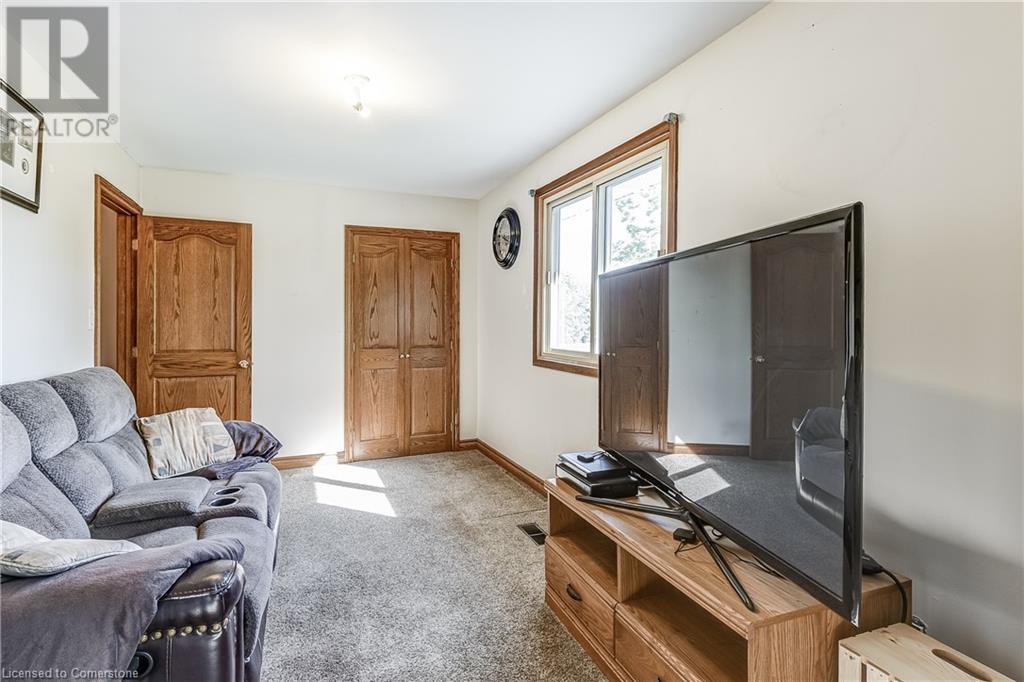 Photo 35 of 645 Dynes Road, Burlington ON
