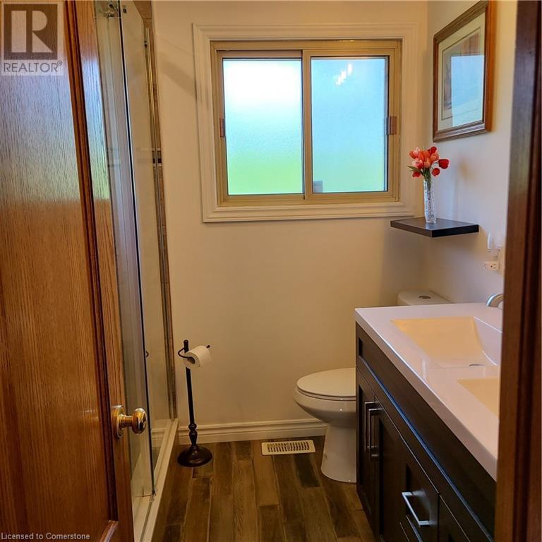 Photo 40 of 645 Dynes Road, Burlington ON