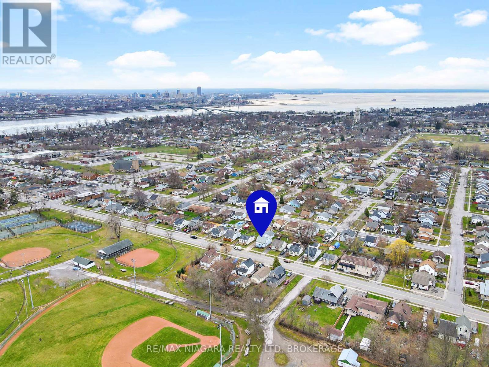 Photo 37 of 207 Gilmore Road, Fort Erie ON