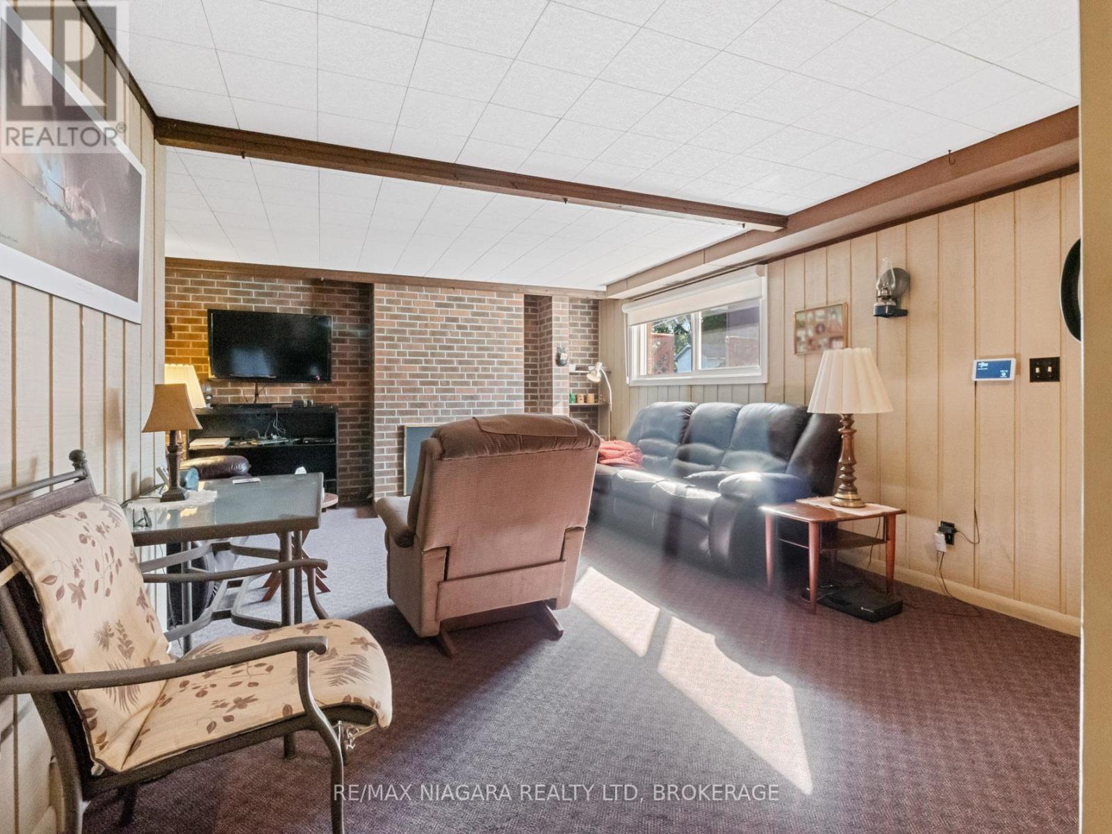 Photo 21 of 134 Champlain Drive N, Fort Erie ON