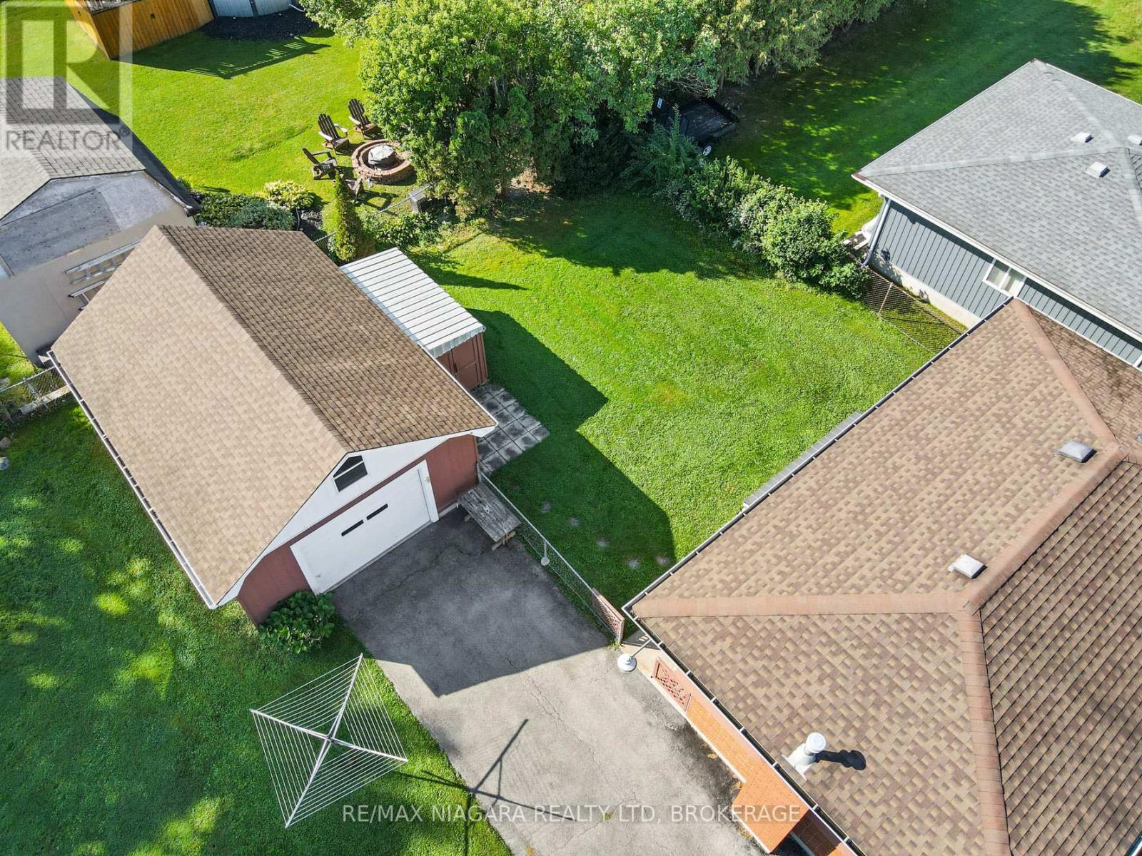 Photo 29 of 134 Champlain Drive N, Fort Erie ON