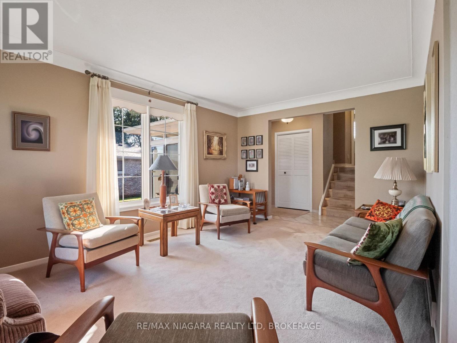 Photo 6 of 134 Champlain Drive N, Fort Erie ON