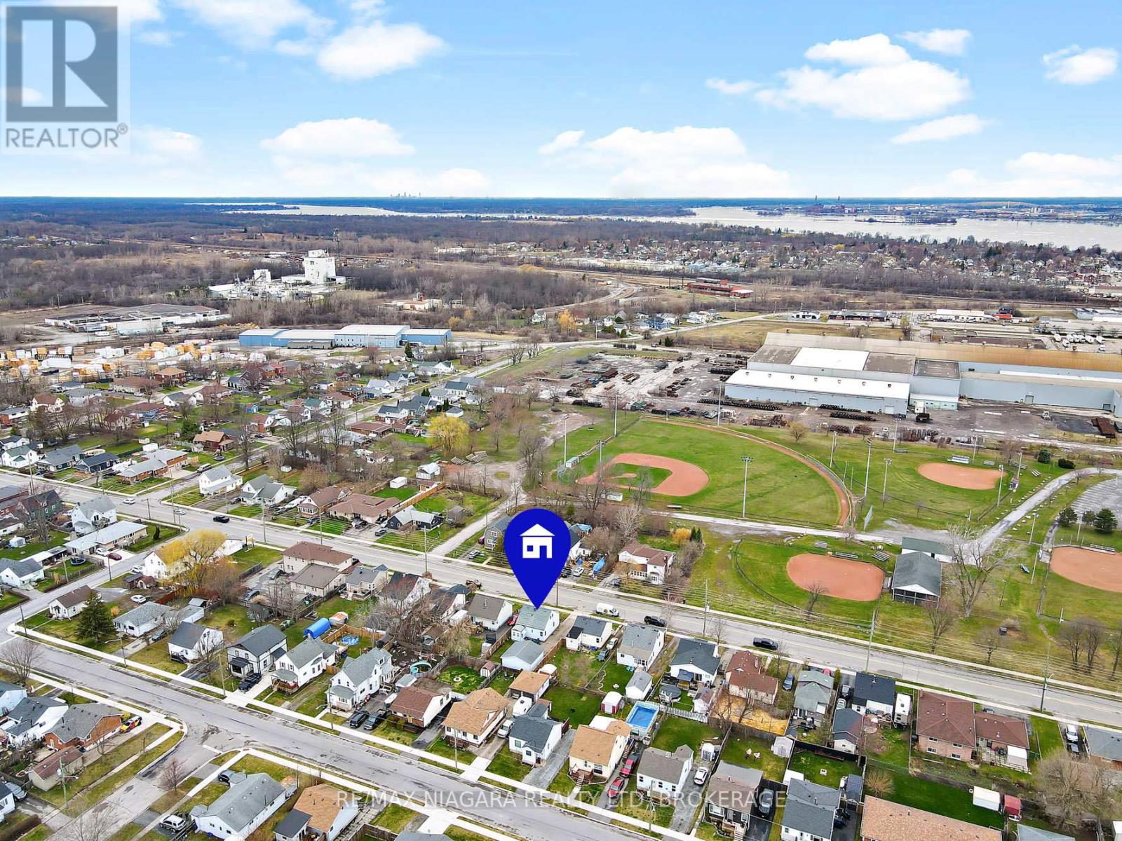 Photo 36 of 207 Gilmore Road, Fort Erie ON