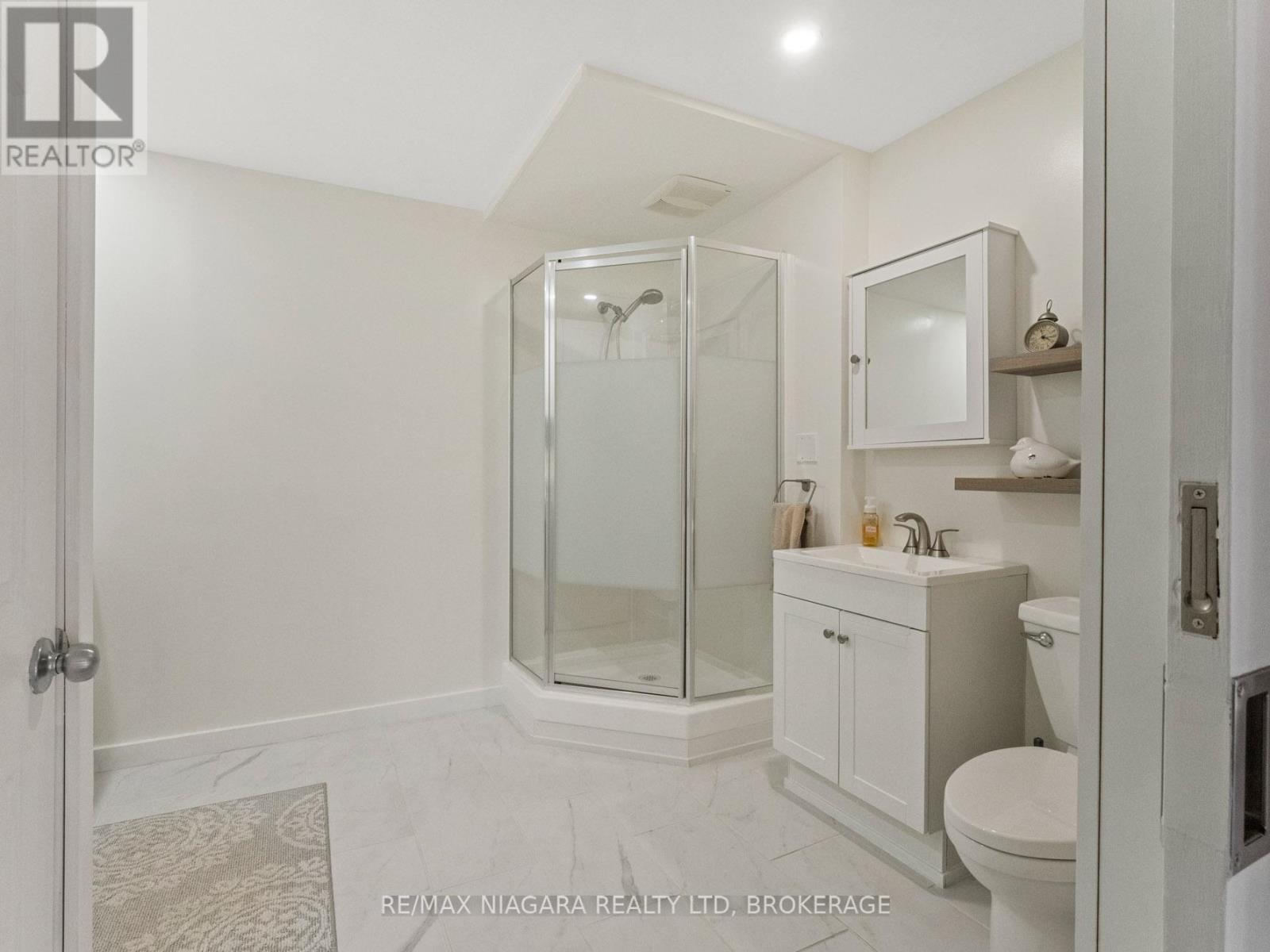 Photo 11 of 606 Scott Avenue, Fort Erie ON