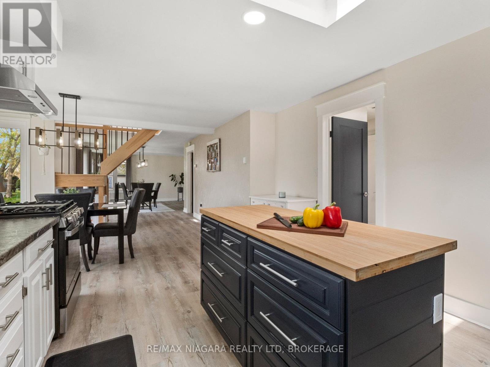 Photo 15 of 606 Scott Avenue, Fort Erie ON