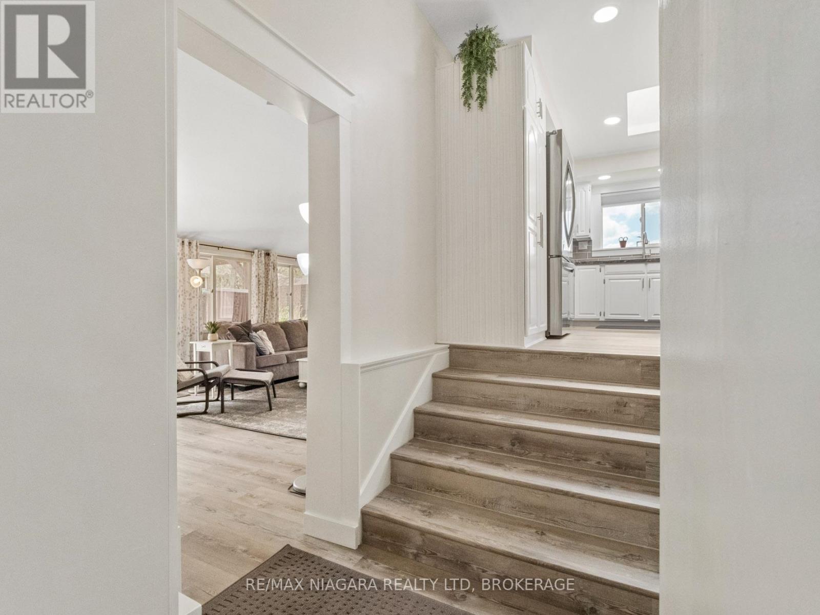Photo 7 of 606 Scott Avenue, Fort Erie ON