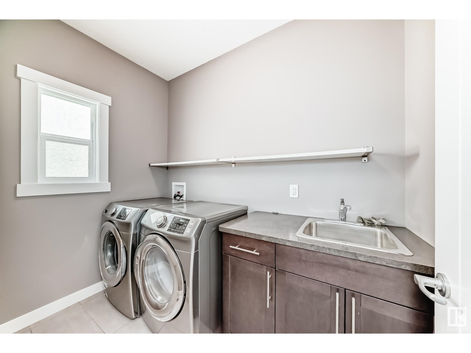 Photo 13 of 723 57 St Sw, Edmonton AB