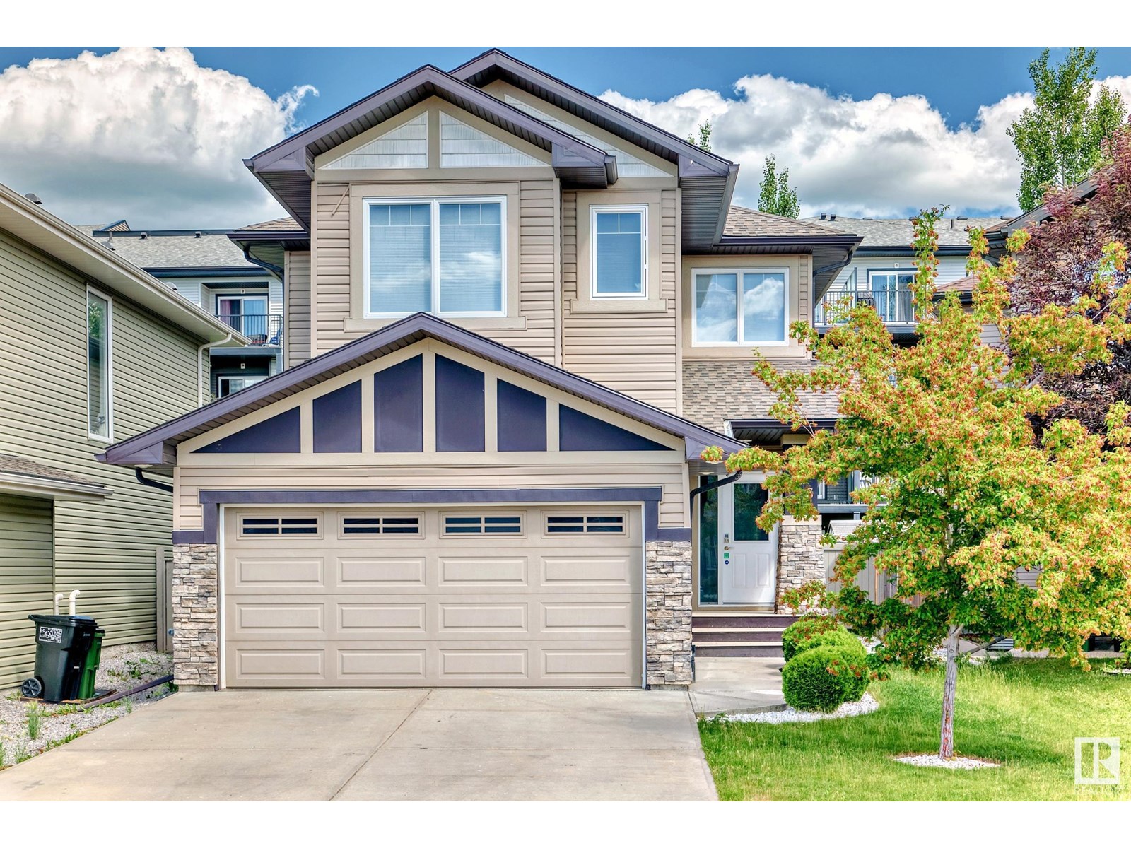 Photo 2 of 723 57 St Sw, Edmonton AB