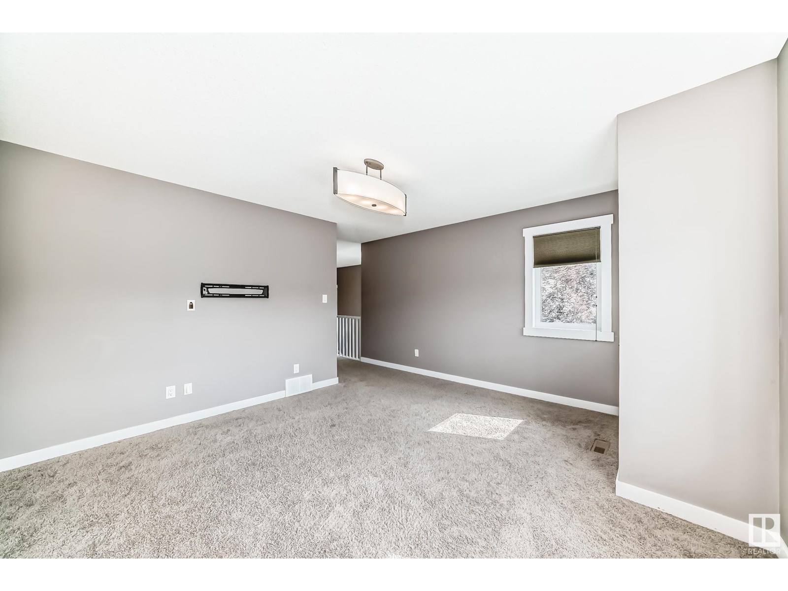 Photo 30 of 723 57 St Sw, Edmonton AB