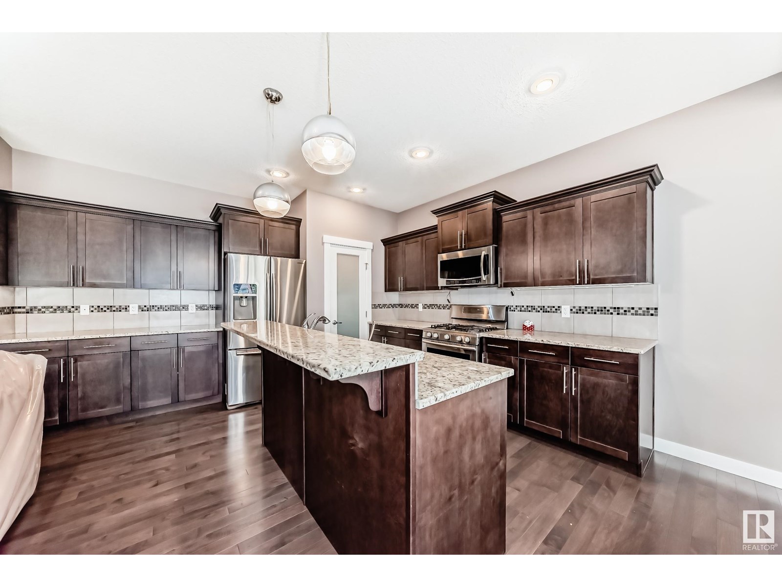 Photo 6 of 723 57 St Sw, Edmonton AB