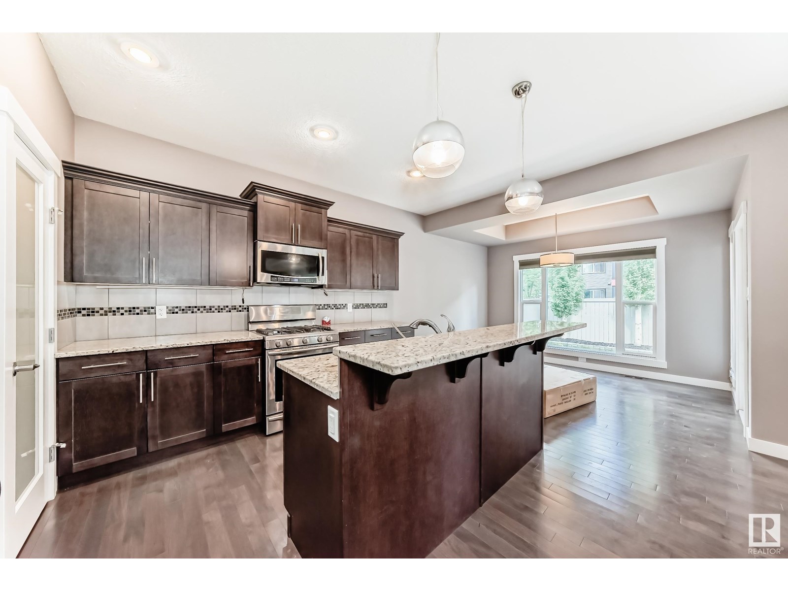 Photo 8 of 723 57 St Sw, Edmonton AB
