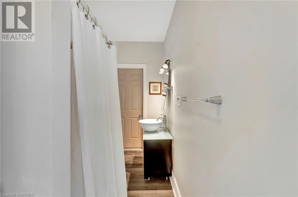 Photo 21 of 17 Lee Arn Court, Lynedoch ON