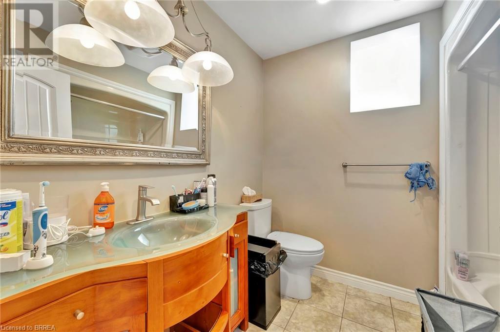 Photo 25 of 17 Lee Arn Court, Lynedoch ON