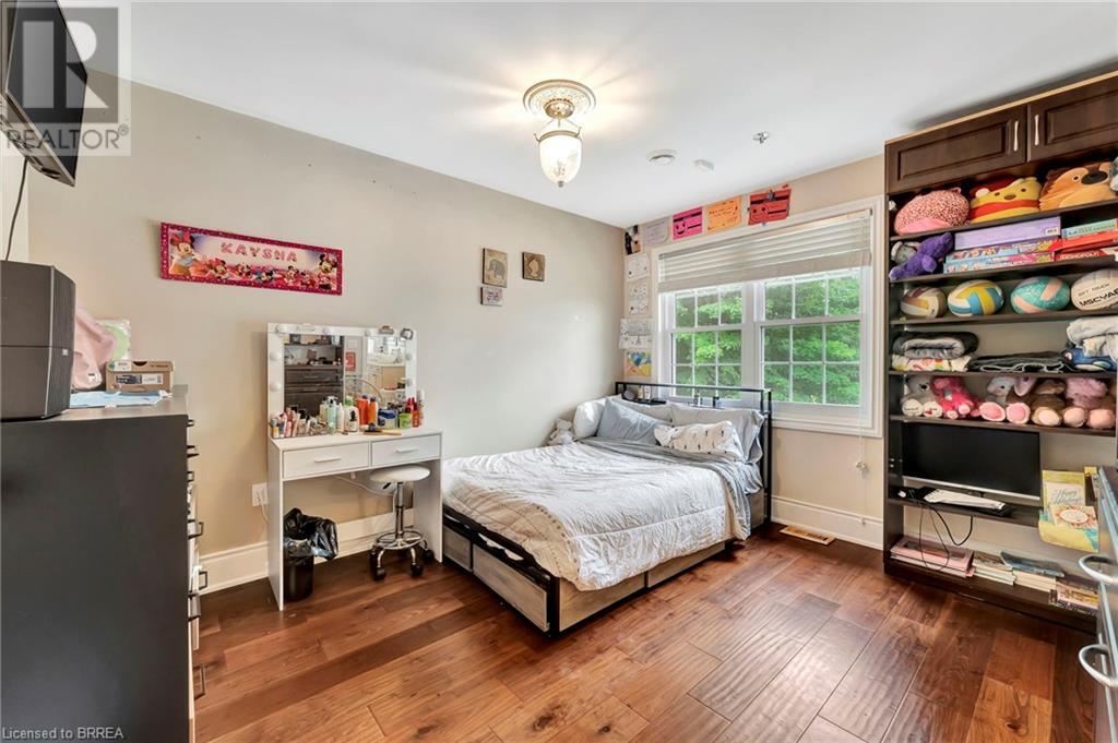 Photo 26 of 17 Lee Arn Court, Lynedoch ON