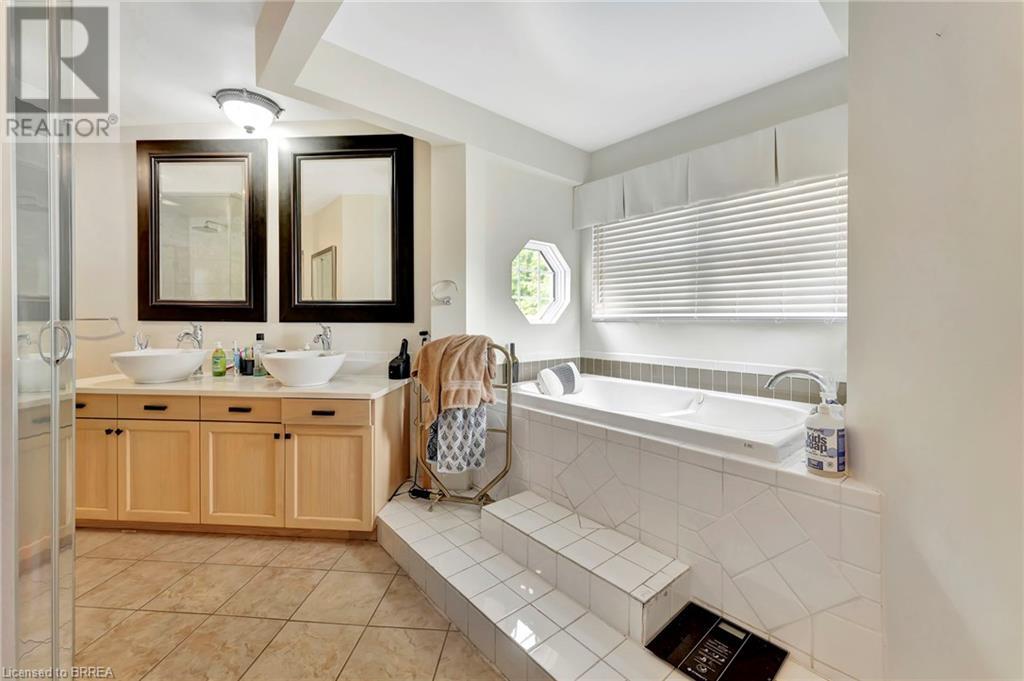 Photo 29 of 17 Lee Arn Court, Lynedoch ON