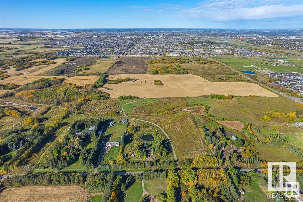 Photo 13 of 1450 34 St Sw, Edmonton AB