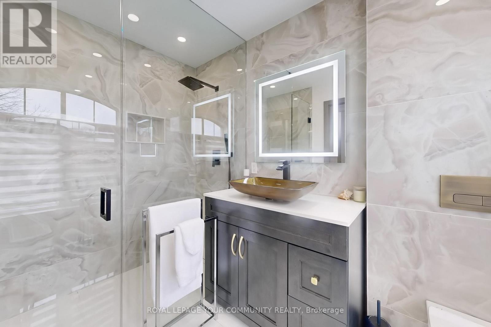 Single Family House for Sale in  PRINCESS ISABELLA COURT Vaughan (Patterson) 