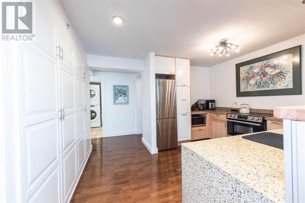 8402, 400 Eau Claire Avenue SW, Calgary, Alberta