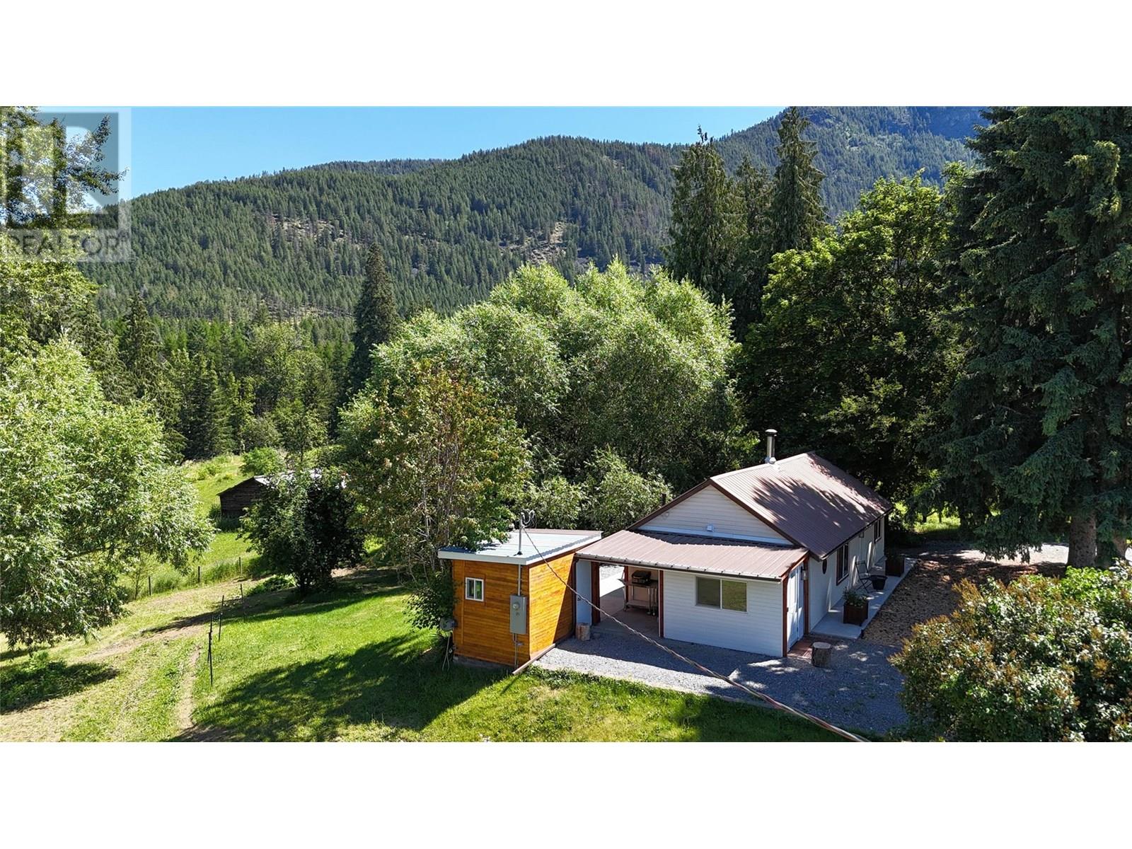 Photo 21 of 4152 51 Street, Creston BC