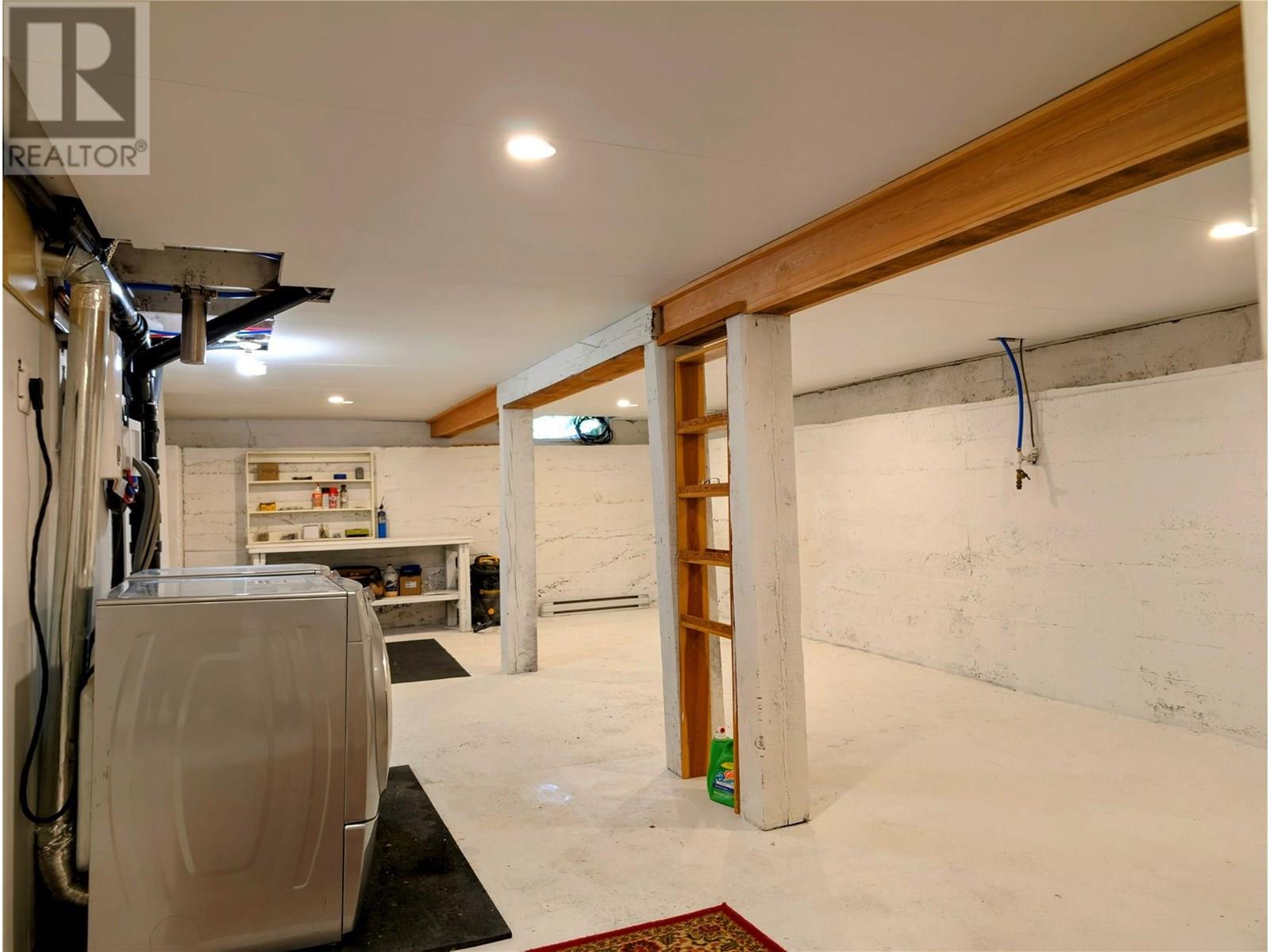 Photo 3 of 4152 51 Street, Creston BC