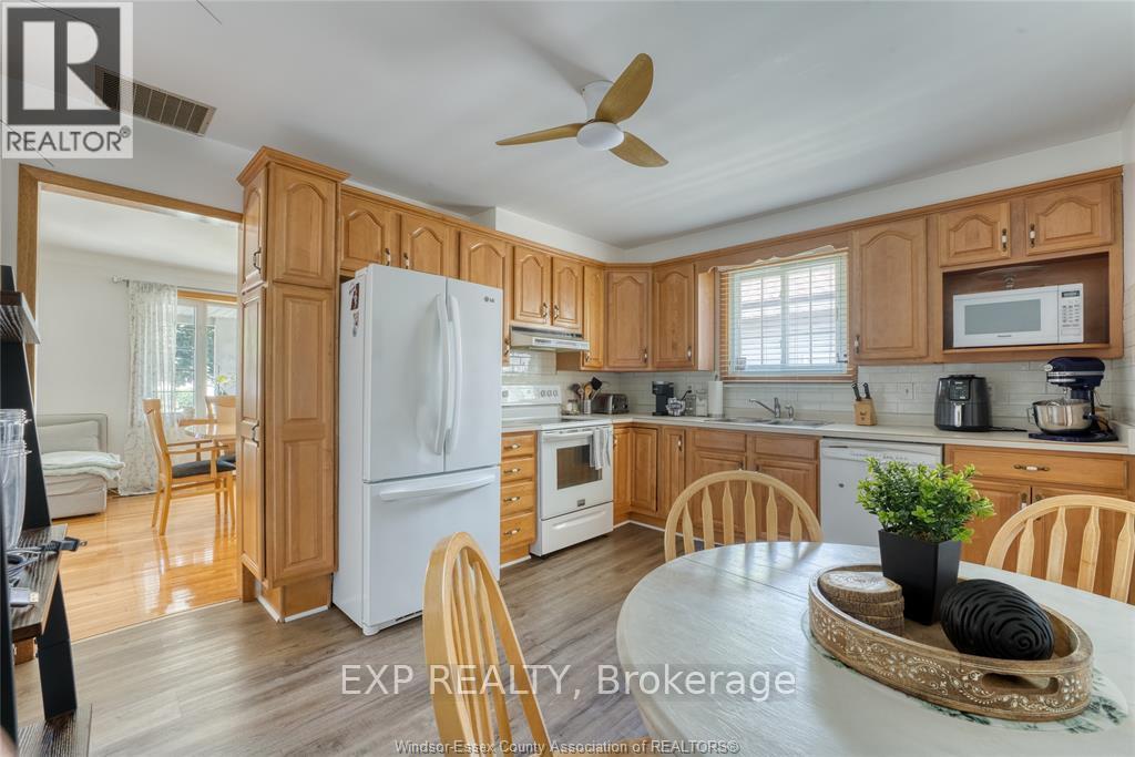 Photo 36 of 337 Evelyn Street, Lakeshore ON
