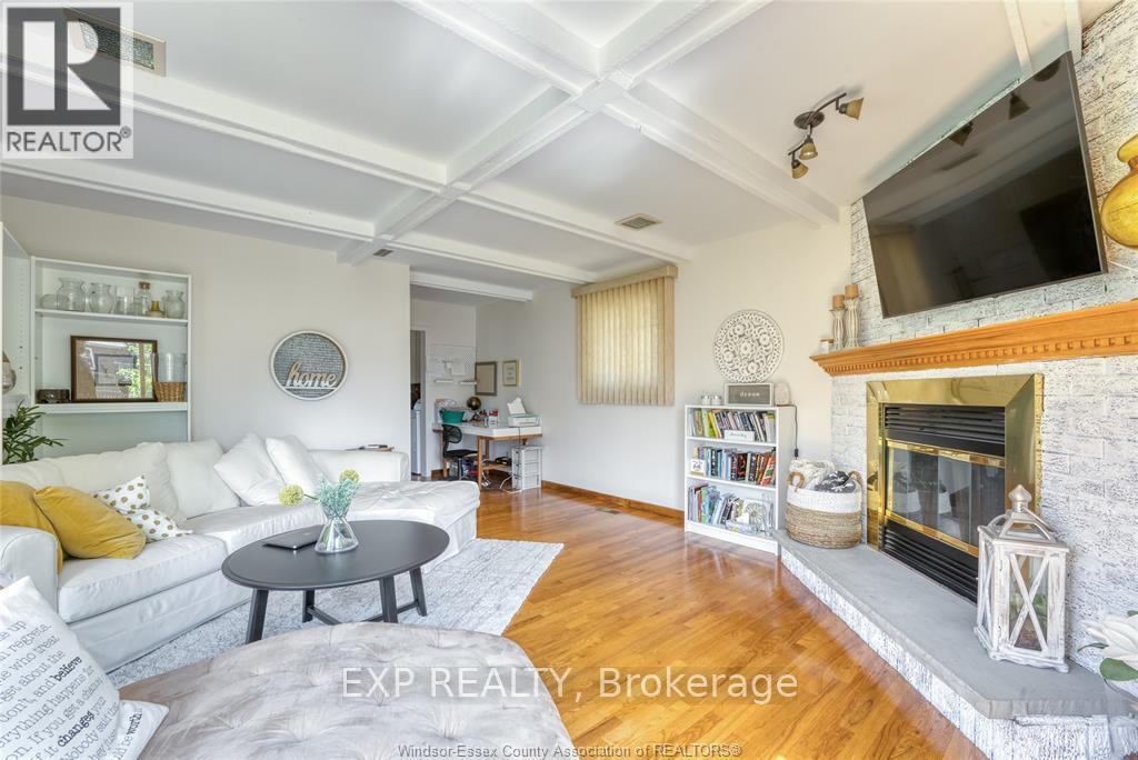 Photo 34 of 337 Evelyn Street, Lakeshore ON