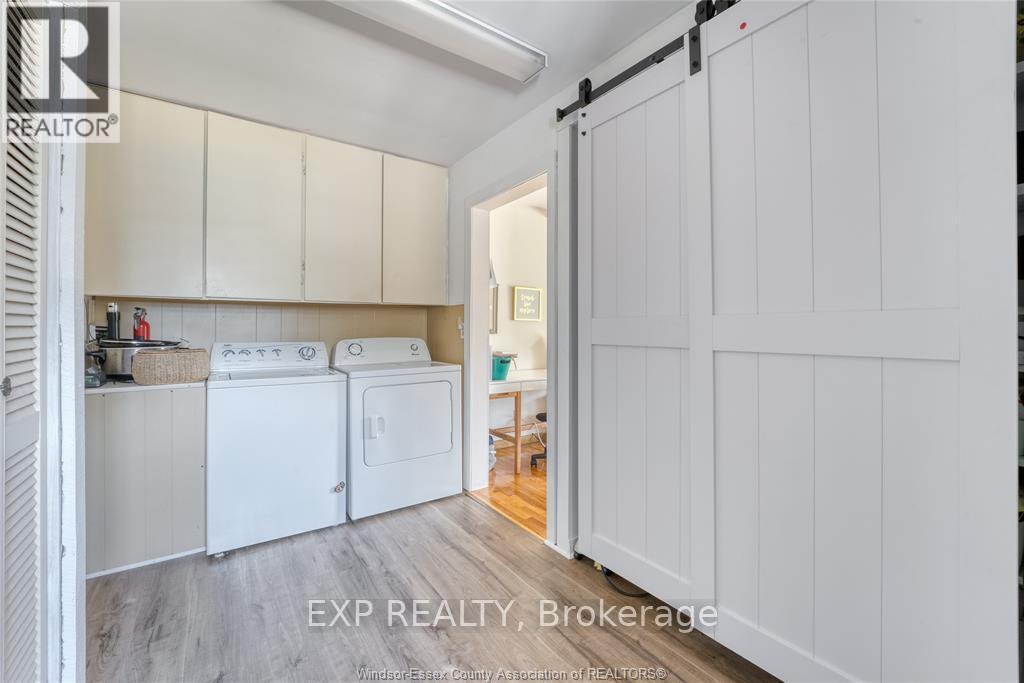 Photo 33 of 337 Evelyn Street, Lakeshore ON