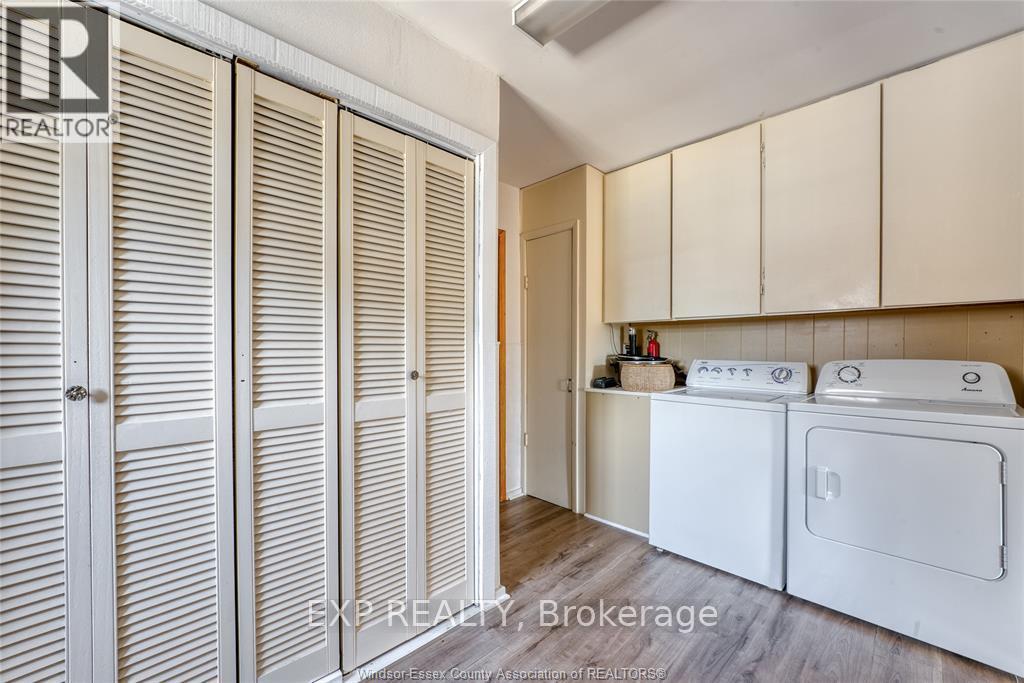 Photo 24 of 337 Evelyn Street, Lakeshore ON